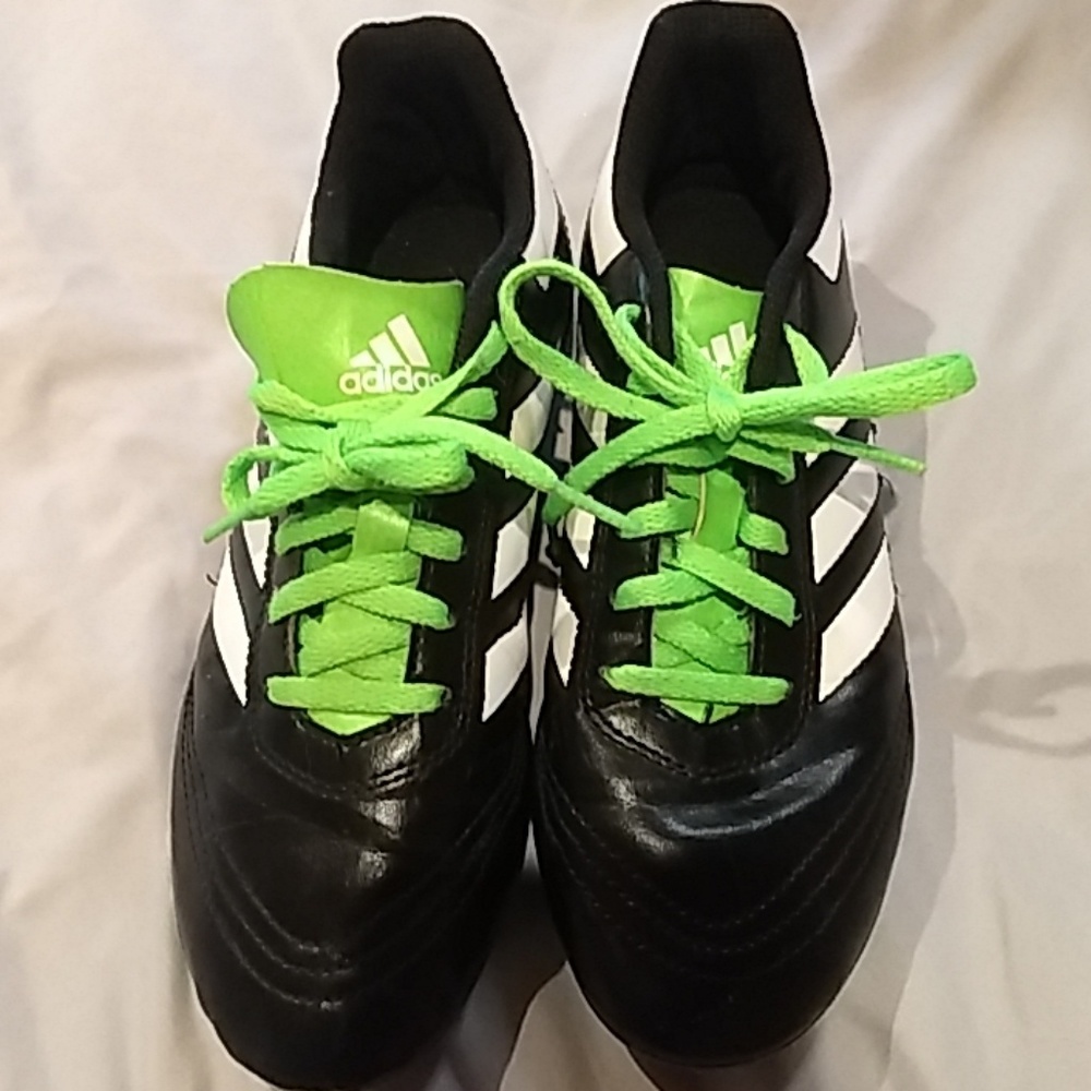 Adidas soccer cleats size 4